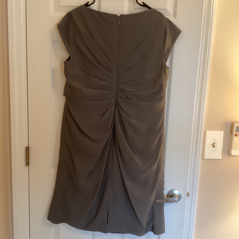 Azazie Color: Grey. Size: 20
